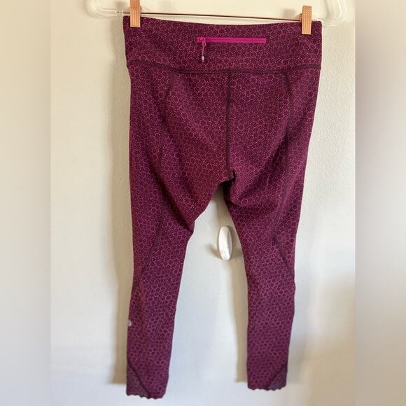 Lululemon Inspire Crop II Luxtreme | Size 8 | Berry Rumble Magenta Dot Print - Picture 4 of 6